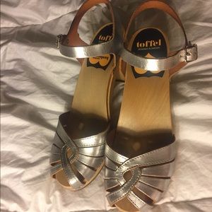 Swedish Hasbeens silver heels 39 EUC